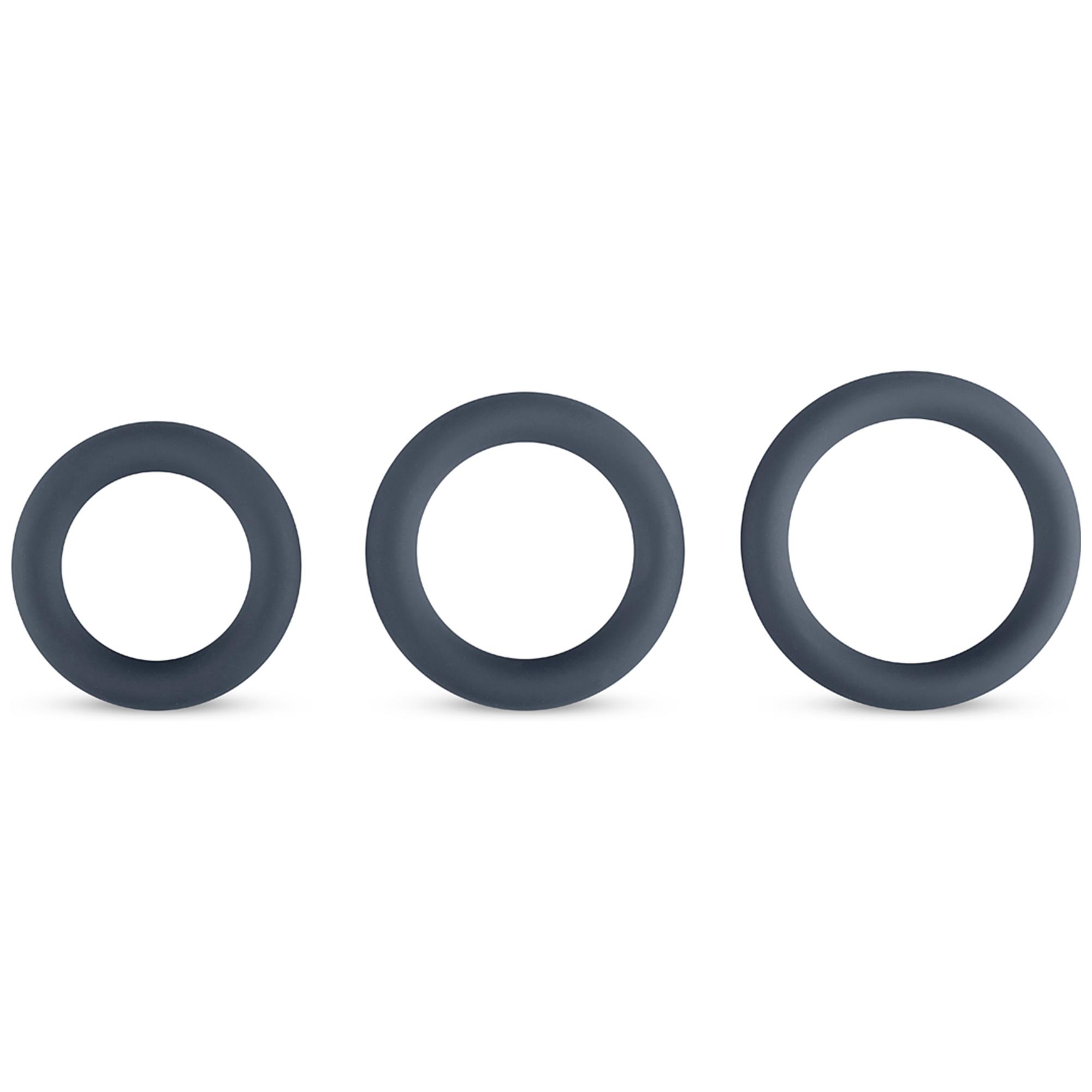 Boners 3piece Cock Ring Set Grey – tre grå penisringe lagt ud på hvid baggrund